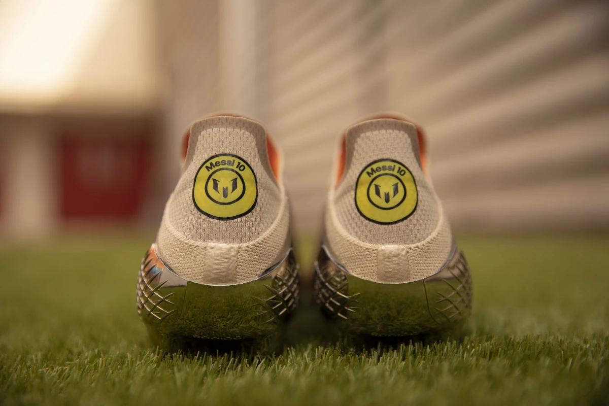 post card Fútbol Emotion - adidas Football - Messi X Speedflow (2).webp